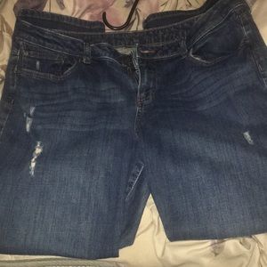 Jennifer Lopez ankle or Capri jeans.